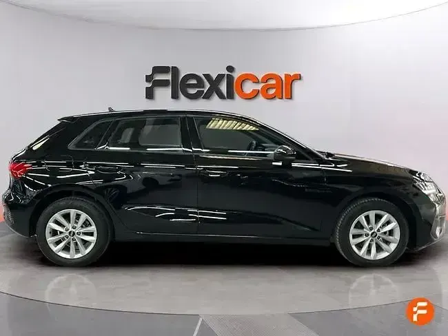 Usado Audi A3 116 CV (85 kW) 2023 Negro Berlina