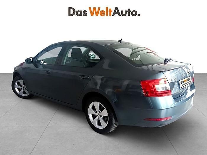 Gris Usado 2020 Skoda Octavia Ambition | 18.140 € (Precio justo) - Imagen 1/4