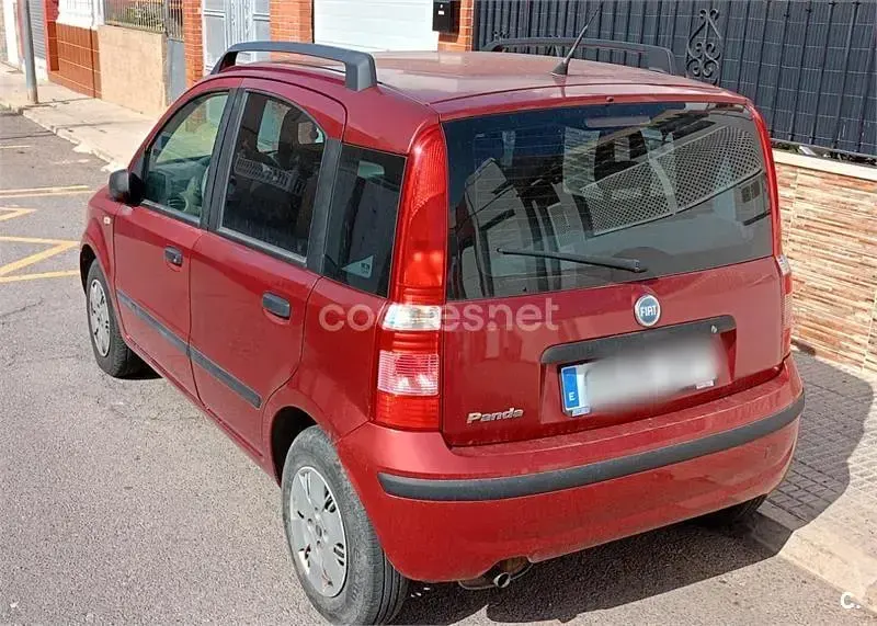 Usado Fiat Panda Dynamic 60 CV (44 kW) 2006 Rojo Utilitario