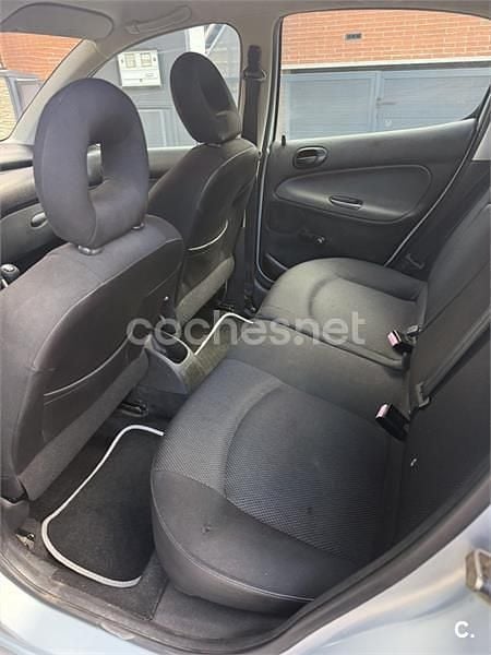 Usado Peugeot 206 90 CV (66 kW) 2005 Gris / plata Berlina