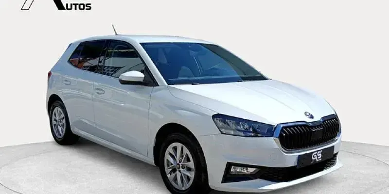 Usado Skoda Fabia Selection 116 CV (85 kW) 2025 Blanco Utilitario