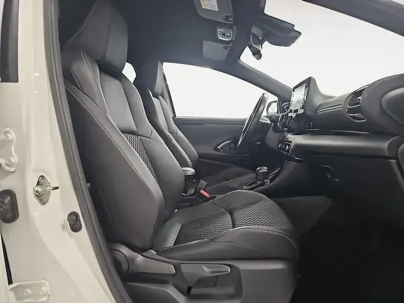 Usado Toyota Yaris Style 116 CV (85 kW) 2026 Utilitario