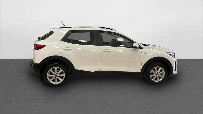 Usado Kia Stonic 84 CV (61 kW) 2019 Clear white SUV