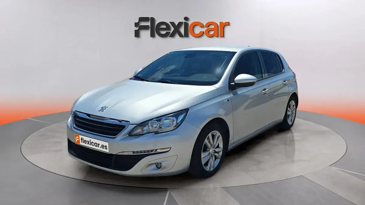 Usado Peugeot 308 Active 110 CV (80 kW) 2020 Gris Berlina