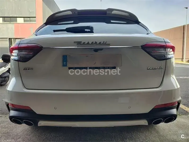 Usado Maserati Levante 530 CV (389 kW) 2021 Blanco SUV