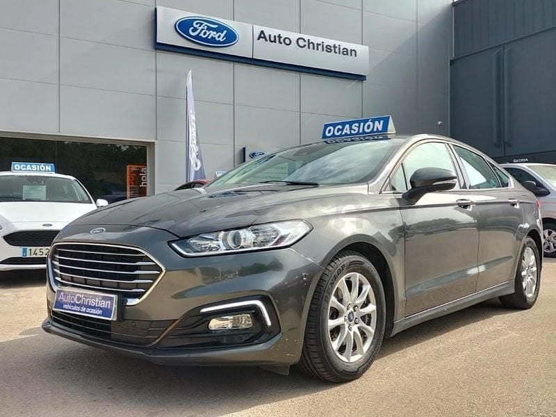Usado Ford Mondeo Trend 120 CV (88 kW) 2021 Gris / plata Berlina