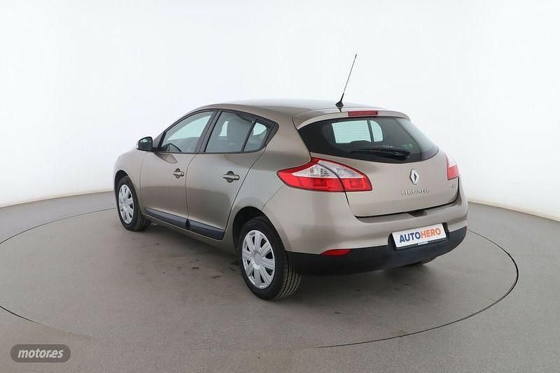 Usado Renault Mégane Expression 110 CV (80 kW) 2013 Marrón Berlina