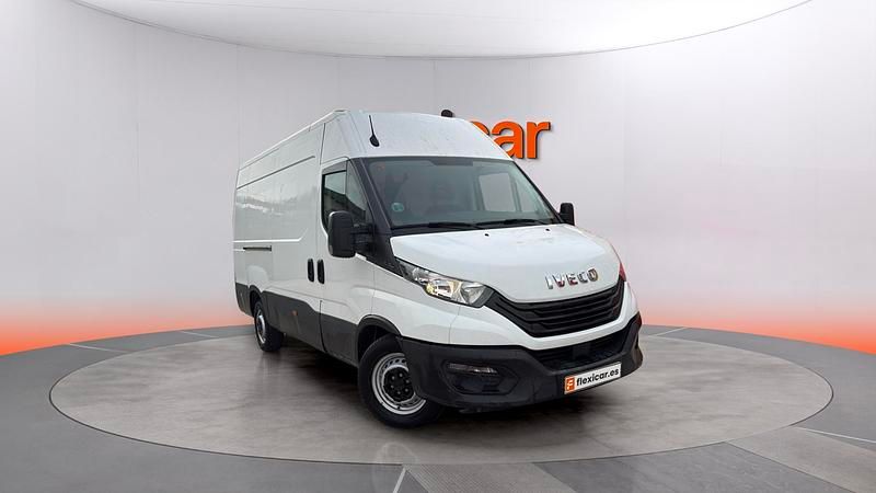 Usado Iveco Daily 156 CV (114 kW) 2023 Blanco