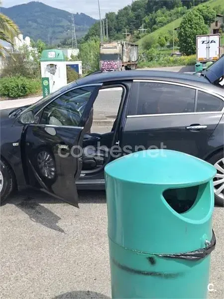 Usado Opel Insignia Edition 160 CV (117 kW) 2010 Negro Berlina