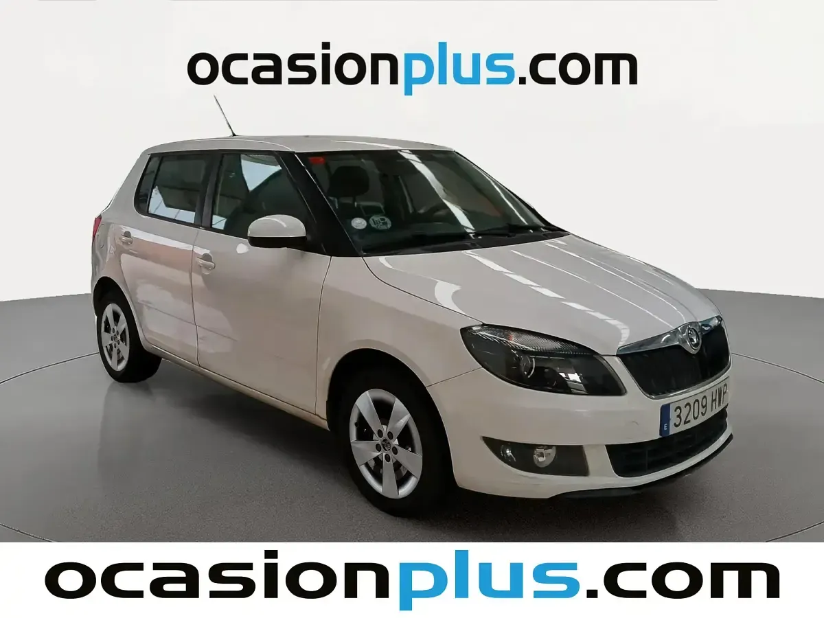 Usado Skoda Fabia Fresh 75 CV (55 kW) 2014 Blanco Utilitario