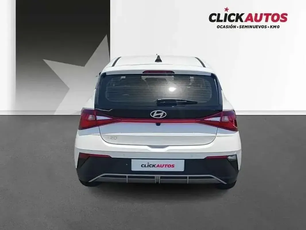 Usado Hyundai i20 79 CV (58 kW) 2025 Blanco Utilitario