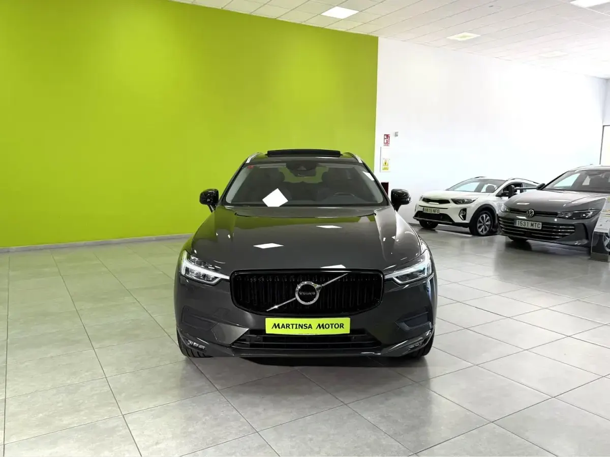 Usado Volvo XC60 Momentum 235 CV (172 kW) 2020 Gris SUV