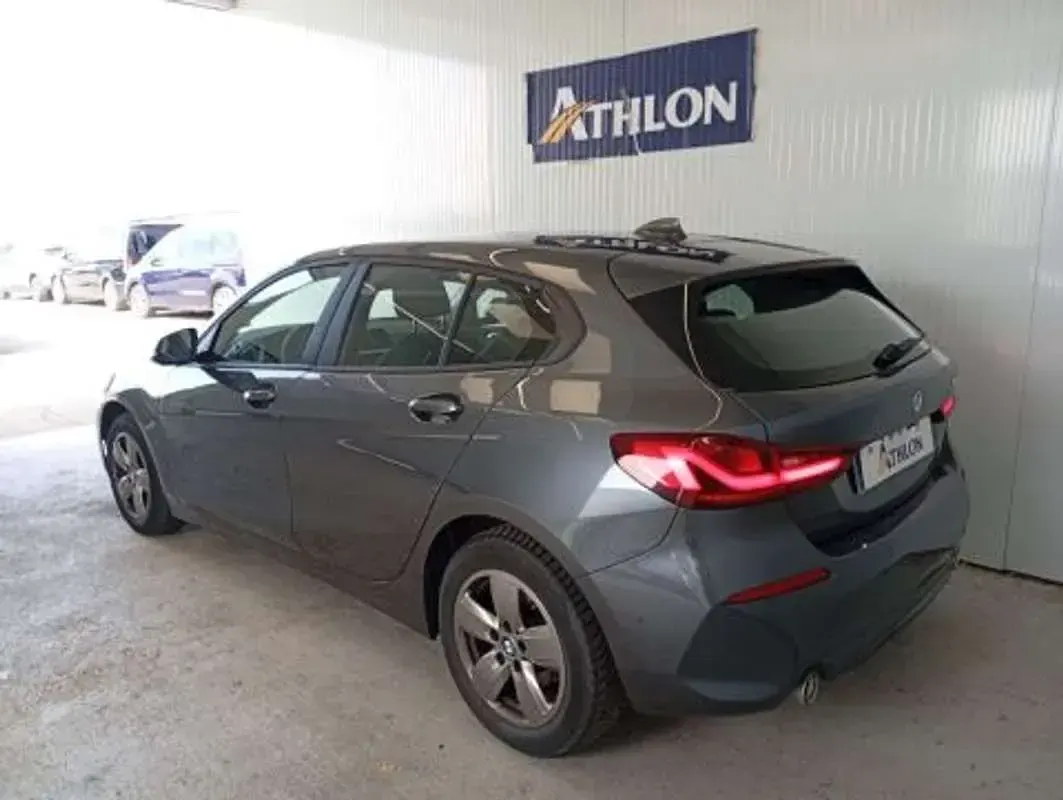 Usado BMW 118 150 CV (110 kW) 2021 Gris Utilitario