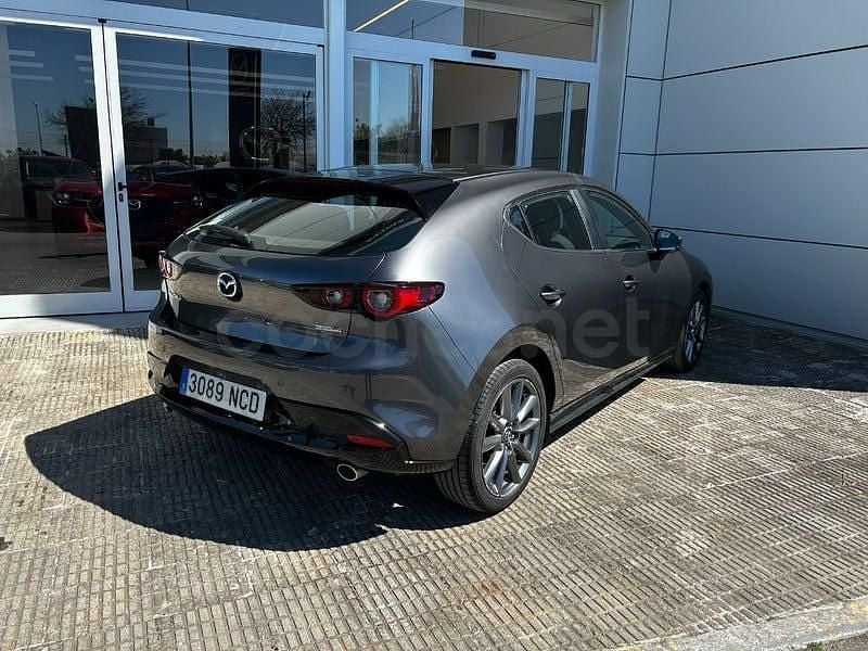 Usado Mazda 3 Center-Line 140 CV (102 kW) 2025 Gris / plata Berlina