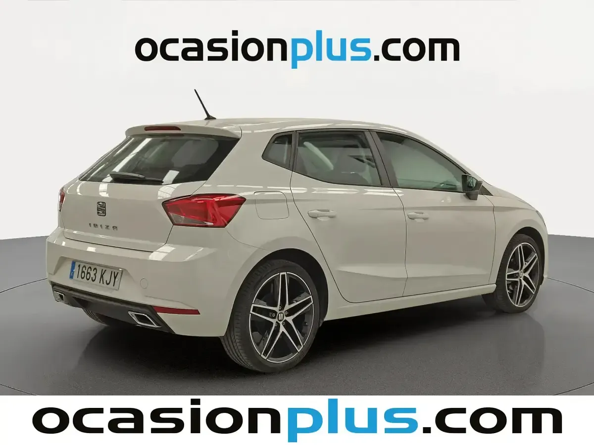 Usado Seat Ibiza Style 75 CV (55 kW) 2018 Blanco Utilitario
