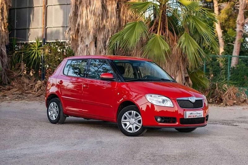 Rojo Usado 2009 Skoda Fabia Berlina | 4700 € (Super precio) - Imagen 1/4