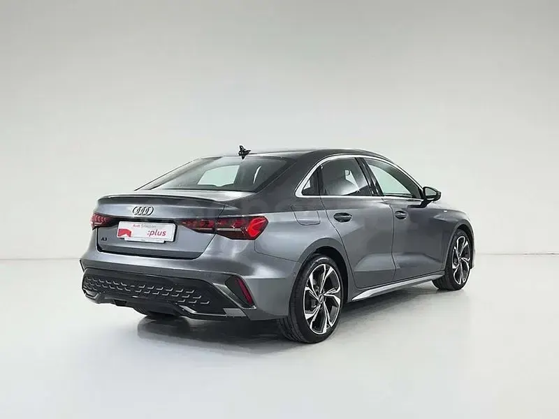 Usado Audi A3 S-Line 150 CV (110 kW) 2025 Gris / plata Berlina