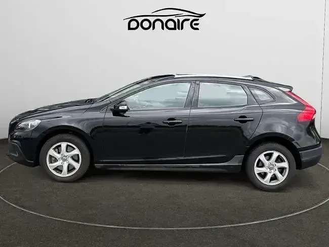 Usado Volvo V40 Kinetic 120 HP (88 kW) 2016 Preto
