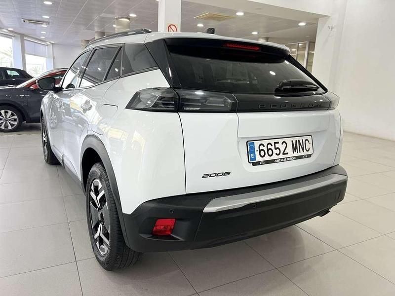 Usado Peugeot 2008 Active 102 CV (75 kW) 2024 Blanco SUV