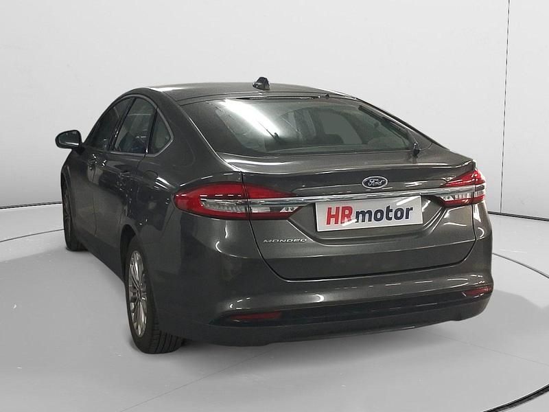 Usado Ford Mondeo Titanium 150 CV (110 kW) 2020 Gris Berlina