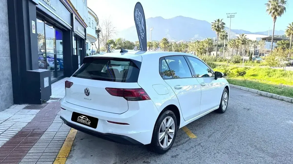 Usado VW Golf VIII Life 115 CV (84 kW) 2023 Blanco