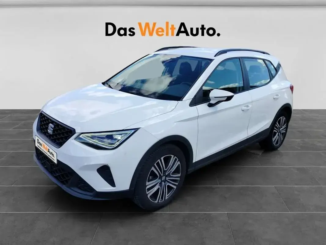 Usado Seat Arona Xperience 110 CV (80 kW) 2022 Blanco SUV