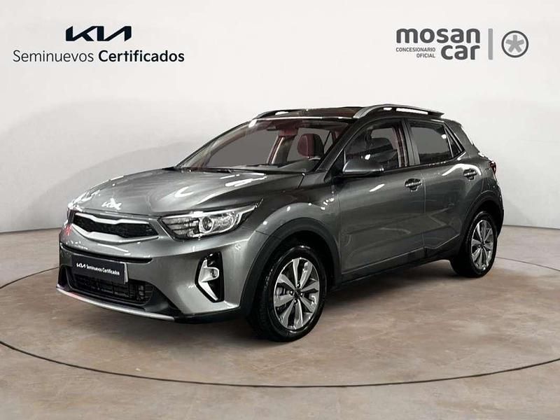 Gris Usado 2024 Kia Stonic SUV | 20.300 € (Un poco caro) - Imagen 1/4