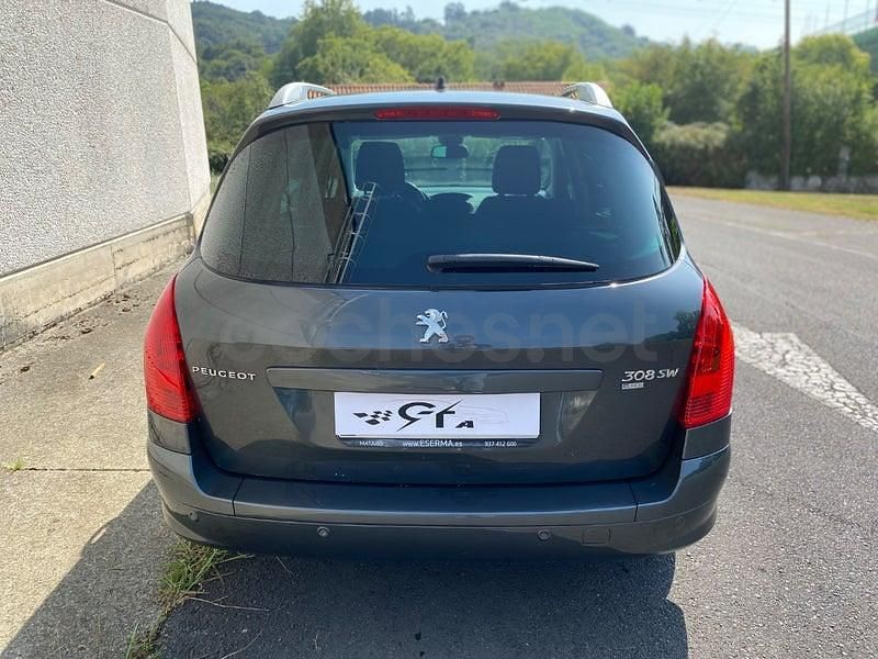 Usado Peugeot 308 SW Allure 115 CV (84 kW) 2014 Gris / plata Familiar