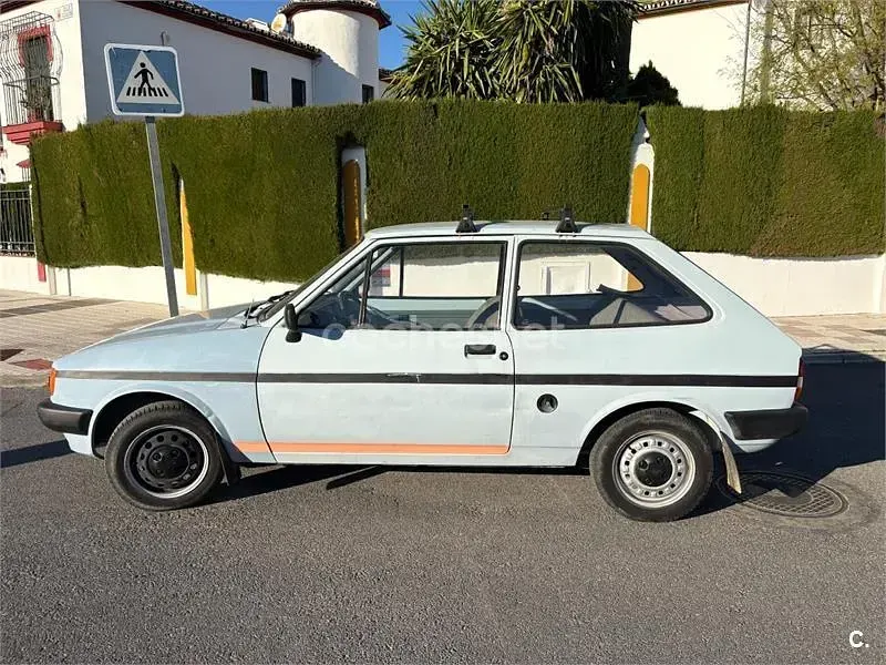 Usado Ford Fiesta 45 CV (33 kW) 1983 Azul Utilitario