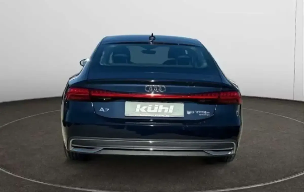 Usado Audi A7 299 CV (219 kW) 2022 Azul Berlina
