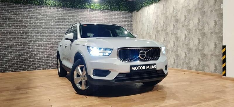 Usado Volvo XC40 Momentum 129 CV (94 kW) 2021 Gris SUV