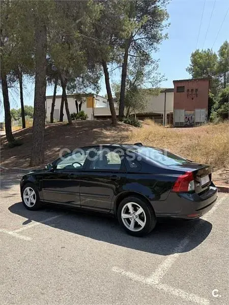 Usado Volvo S40 Momentum 109 CV (80 kW) 2008 Negro Berlina