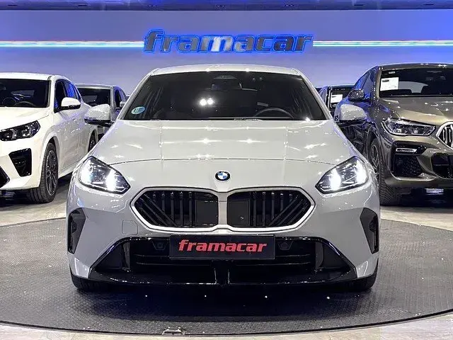 Usado BMW 120 M Sport 163 CV (119 kW) 2025 Gris Utilitario