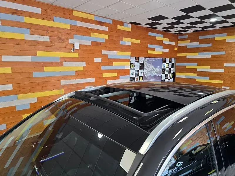 Usado Mercedes GLC300e 313 CV (230 kW) 2023 Gris / plata SUV
