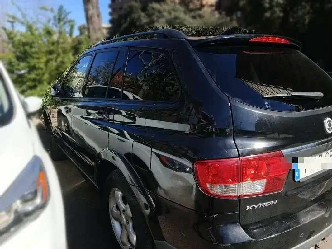 Usado SsangYong Kyron 141 CV (103 kW) 2008 Negro SUV