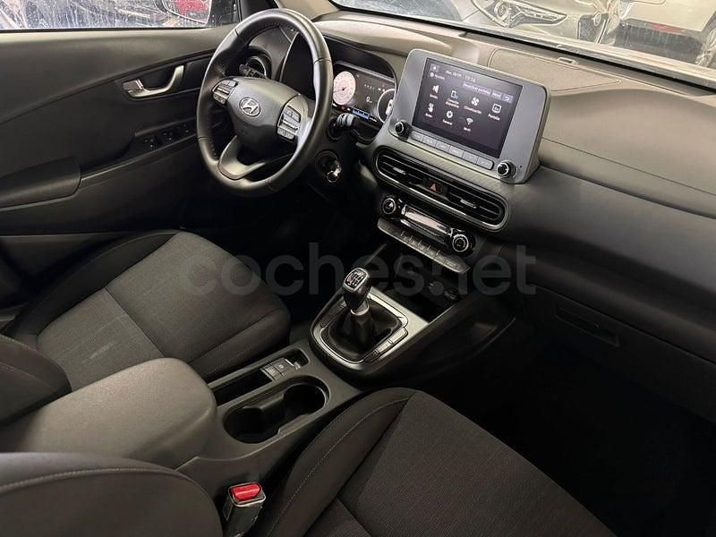 Usado Hyundai Kona 120 CV (88 kW) 2022 Gris / plata SUV