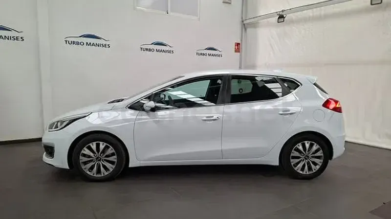 Usado Kia Ceed GT 90 CV (66 kW) 2018 Blanco Berlina