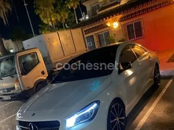 Usado Mercedes CLA220 AMG line 170 CV (125 kW) 2013 Blanco Coupe