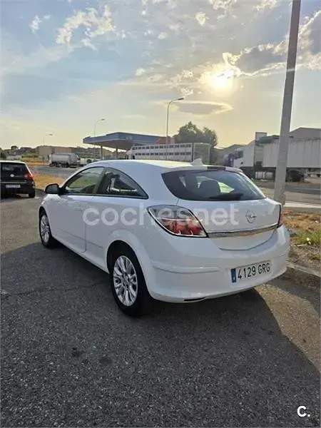 Usado Opel Astra GTC 110 CV (80 kW) 2009 Blanco Berlina