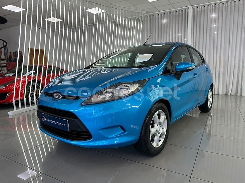 Azul Usado 2013 Ford Fiesta Trend Berlina | 7490 € (Precio justo) - Imagen 1/4