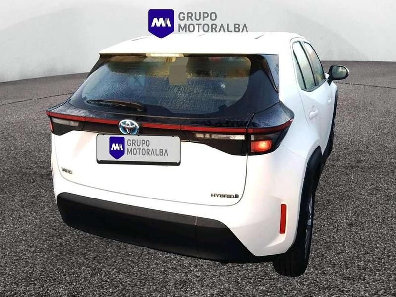 Usado Toyota Yaris Cross Business Edition 116 CV (85 kW) 2022 Blanco SUV