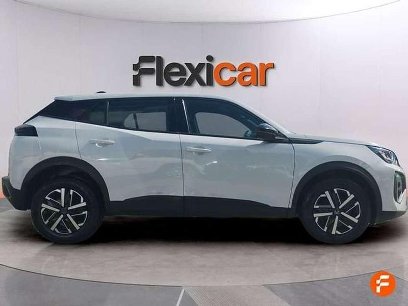 Usado Peugeot 2008 Active 101 CV (74 kW) 2023 Gris SUV