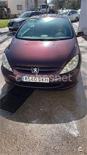 Usado Peugeot 307 CC 138 CV (101 kW) 2005 Violeta / lila Descapotable