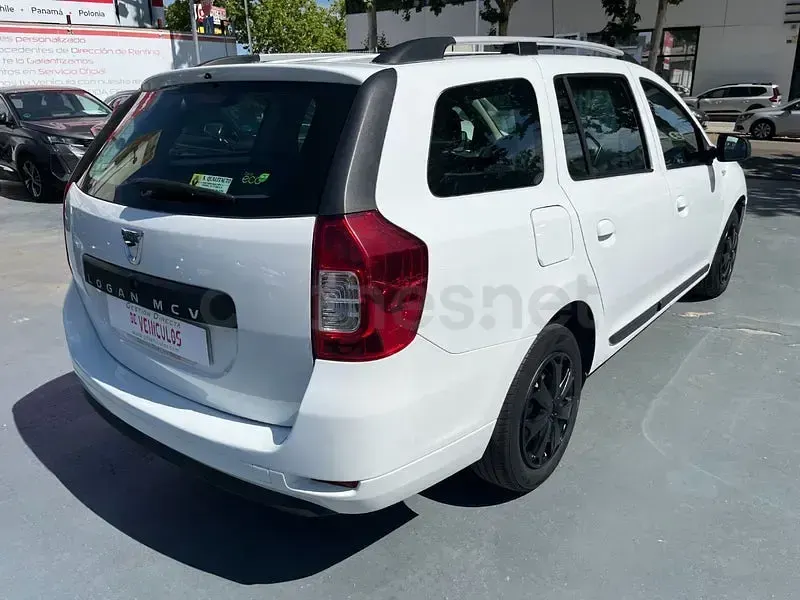 Usado Dacia Logan Lauréate 90 CV (66 kW) 2014 Blanco Familiar