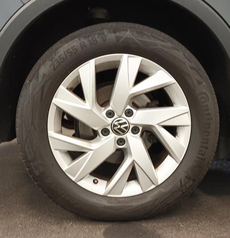 Usado VW Tiguan 130 CV (95 kW) 2022 Gris delfín metalizado SUV