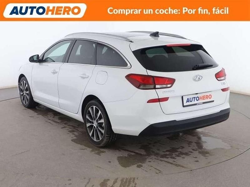 Usado Hyundai i30 140 CV (102 kW) 2019 Blanco Familiar