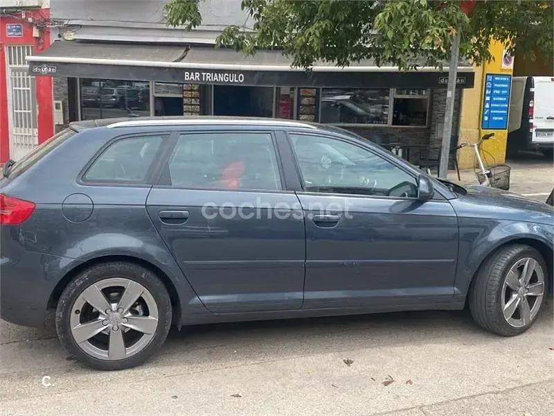 Usado Audi A3 Sportback Ambition 140 CV (102 kW) 2009 Gris / plata Utilitario