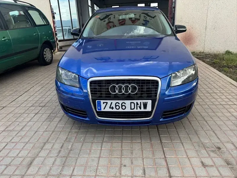 Usado Audi A3 Ambition 140 CV (102 kW) 2005 Azul Utilitario