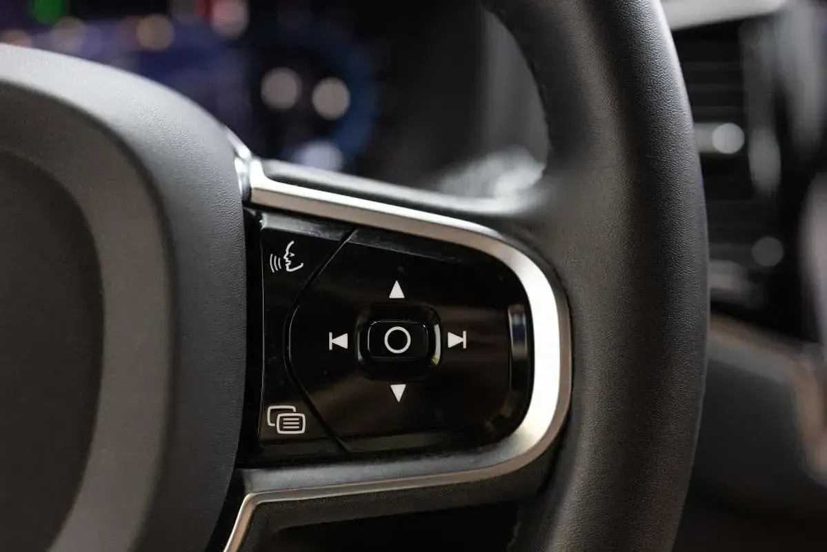 Usado Volvo XC90 Plus 235 CV (172 kW) 2023 Azul SUV