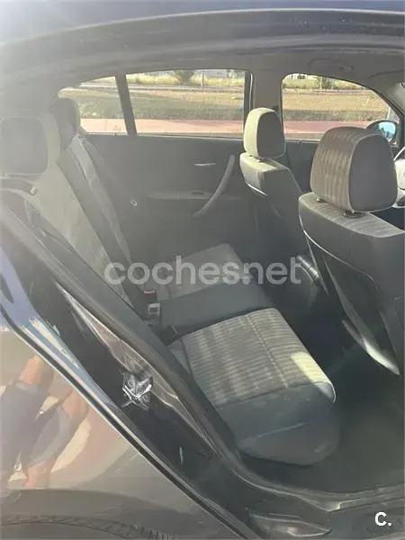 Usado BMW 116 115 CV (84 kW) 2005 Gris / plata Utilitario